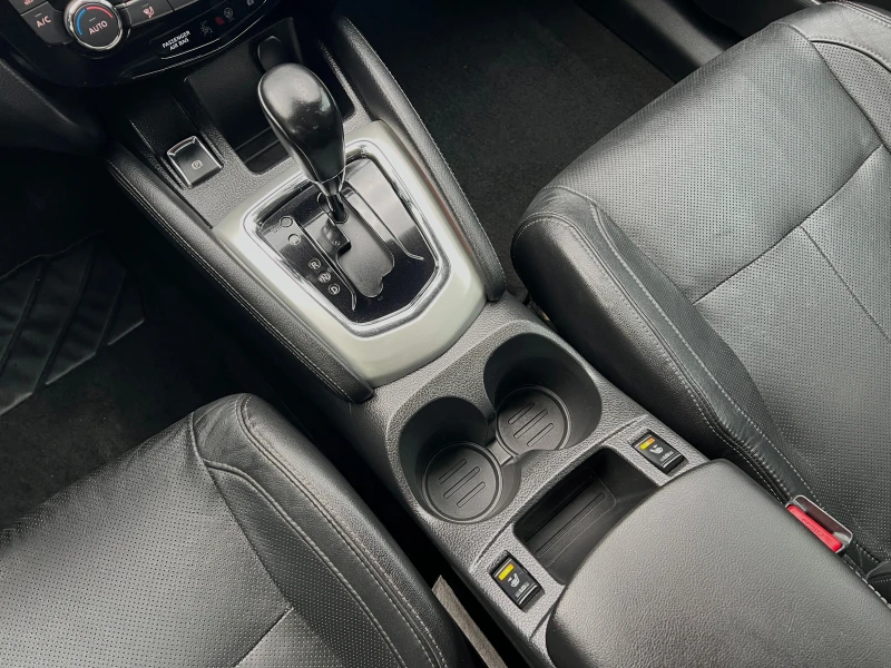 Nissan Qashqai 1.6dCi TEKNA PREMIUM ВСИЧКИ ВЪЗМОЖНИ ЕКСТРИ , снимка 10 - Автомобили и джипове - 50328866
