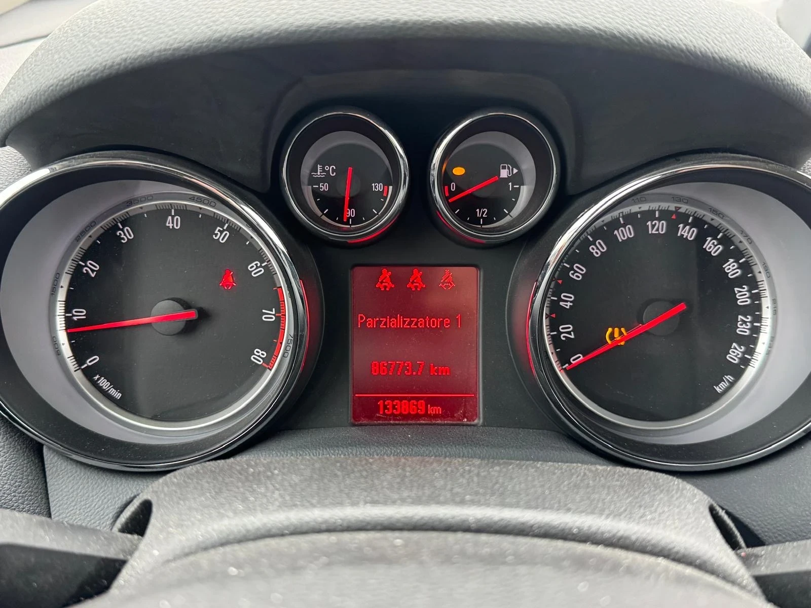 Opel Mokka 133800км* КОЖА* NAVI* 1.4T LPG 140hp* 03.2016г - изображение 3