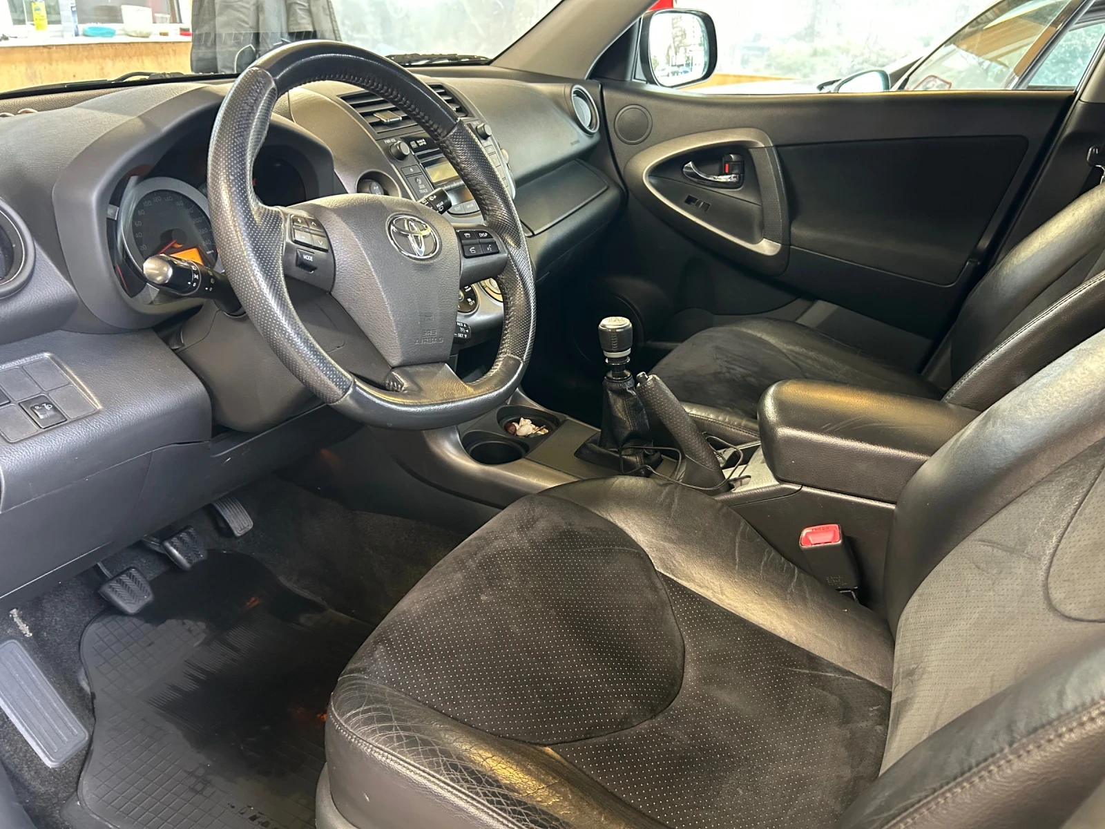 Toyota Rav4 Crossover 2.2 D-4D, снимка 10 - Автомобили и джипове - 53967853