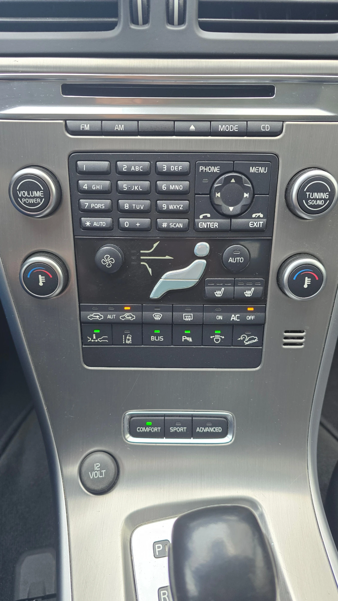 Volvo XC60, снимка 12 - Автомобили и джипове - 54013667