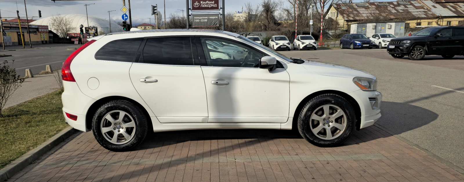 Volvo XC60, снимка 3 - Автомобили и джипове - 54013667