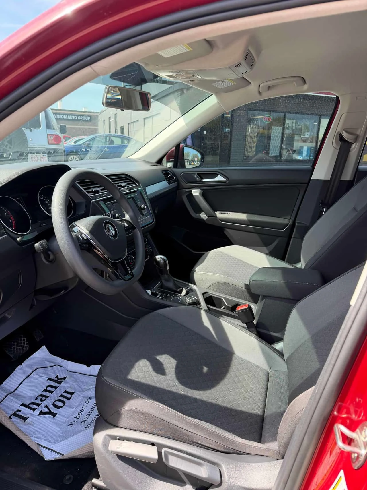 VW Tiguan * Trendline * 2 КЛЮЧА* ПОДГРЕВ* KEYLESS* , снимка 5 - Автомобили и джипове - 54420193
