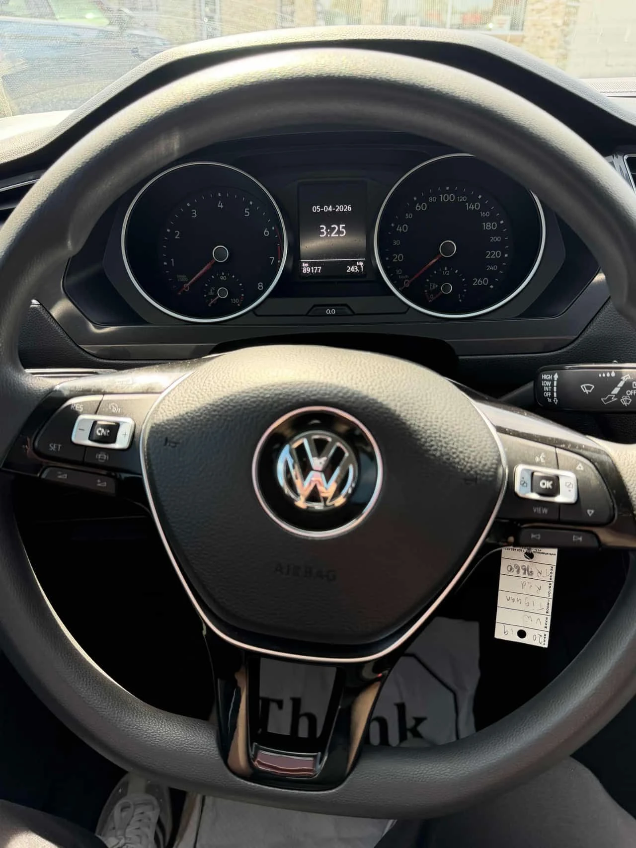 VW Tiguan * Trendline * 2 КЛЮЧА* ПОДГРЕВ* KEYLESS* , снимка 8 - Автомобили и джипове - 54420193