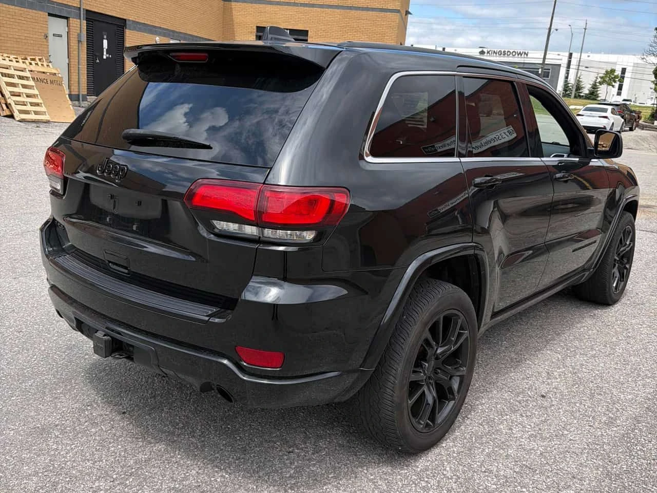 Jeep Grand cherokee * Laredo * 2 КЛЮЧА * АВТОКРЕДИТ БЕЗ ПЪРВОНАЧАЛНА  , снимка 4 - Автомобили и джипове - 54858682