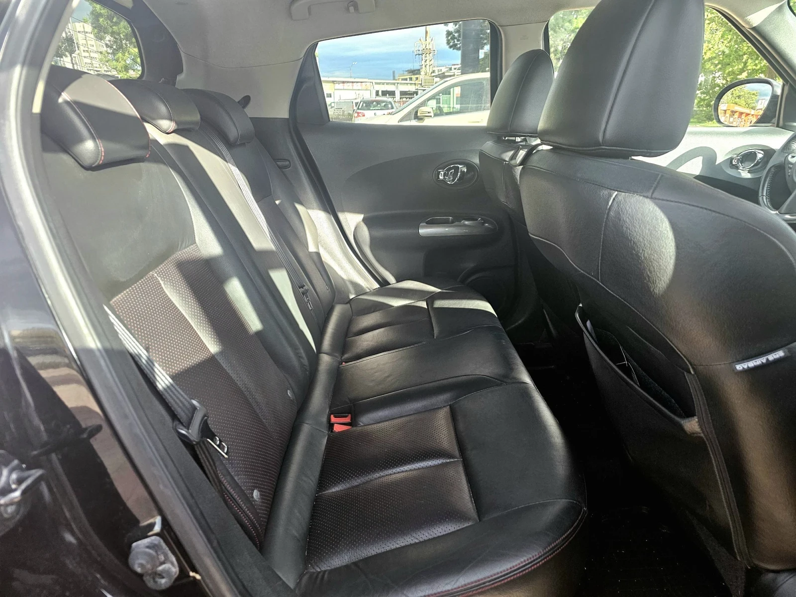 Nissan Juke, снимка 11 - Автомобили и джипове - 54886325