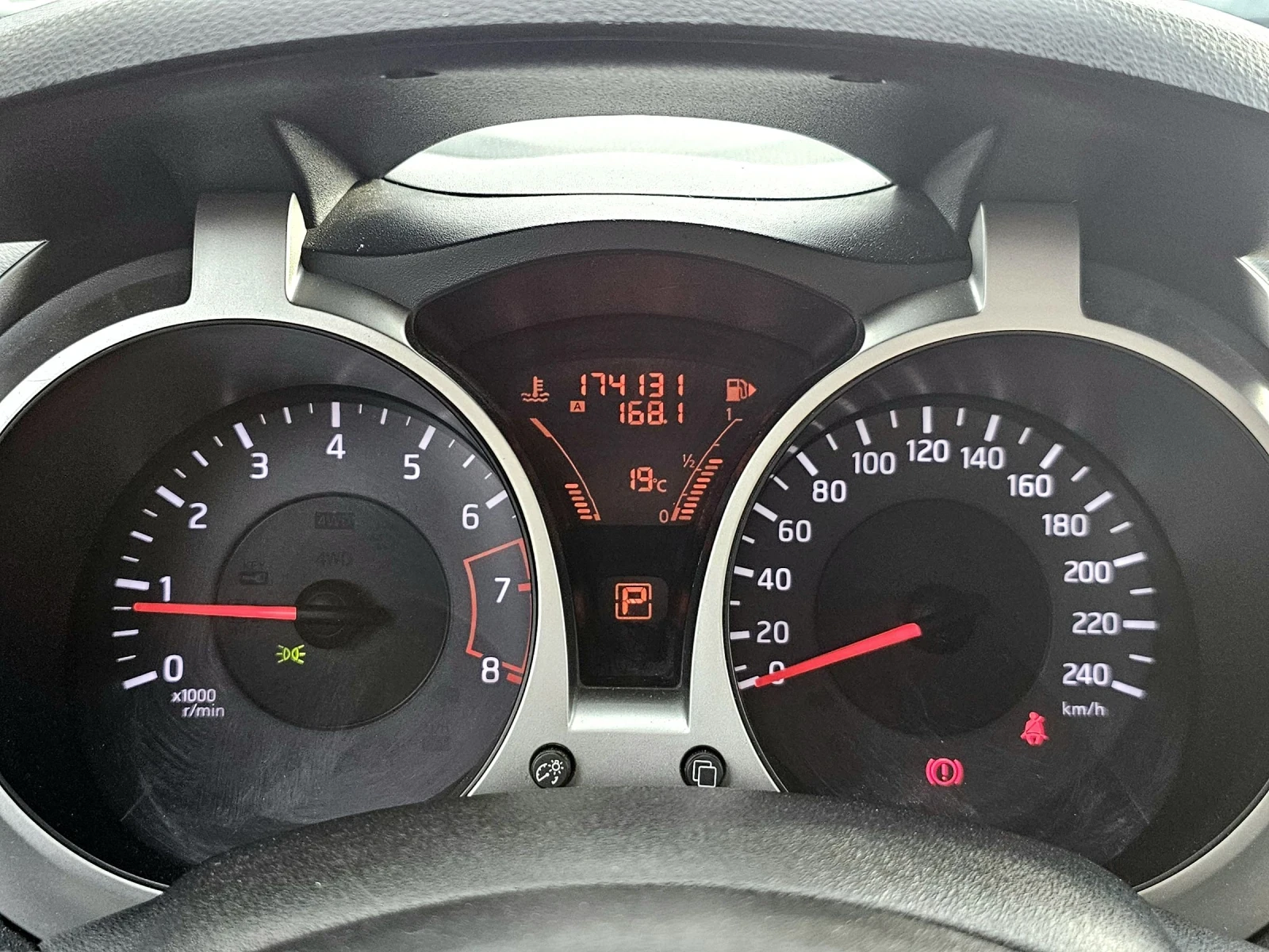 Nissan Juke, снимка 7 - Автомобили и джипове - 54886325