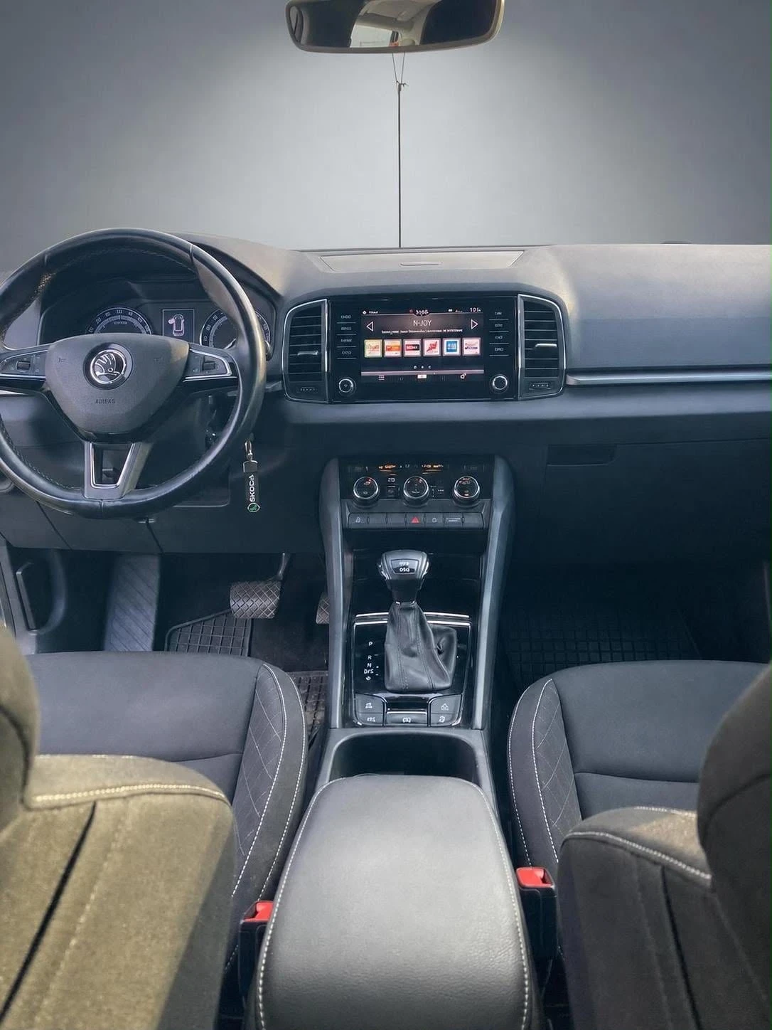 Skoda Karoq 2.0 TDI, снимка 11 - Автомобили и джипове - 55307879