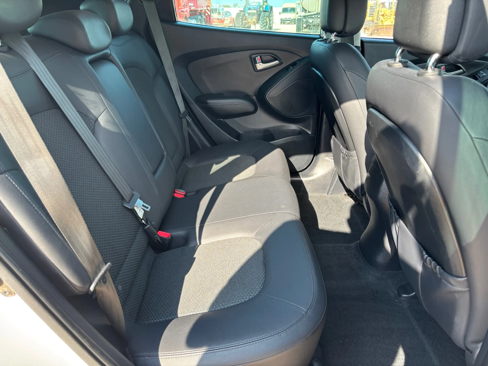 Hyundai IX35 1.7 KEYLESS/ПАНОРАМА, снимка 11 - Автомобили и джипове - 55445831