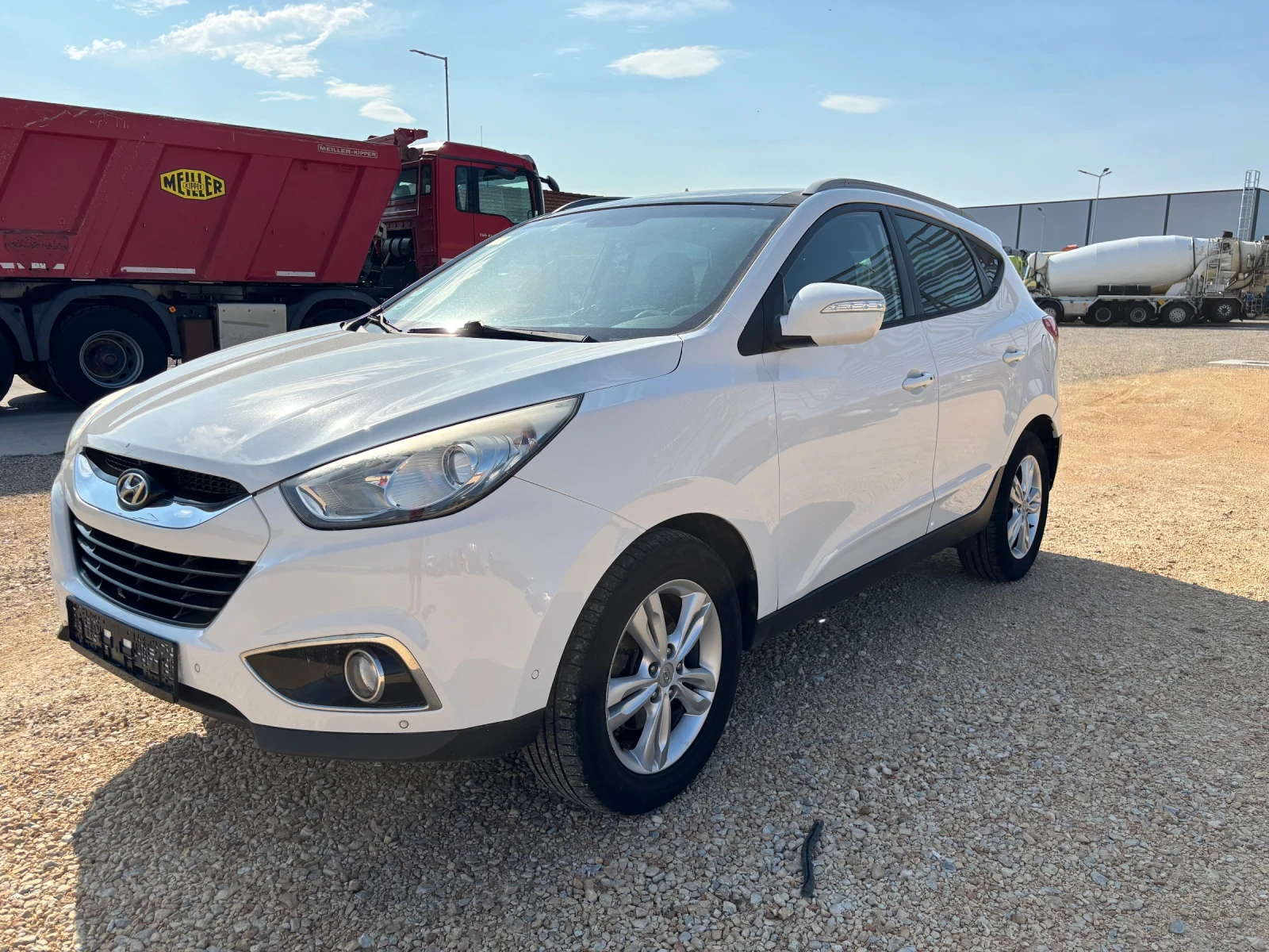 Hyundai IX35 1.7 KEYLESS/ПАНОРАМА, снимка 2 - Автомобили и джипове - 55445831