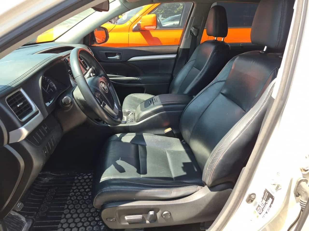 Toyota Highlander V6 * XLE * 7 МЕСТЕН * CARFAX * , снимка 5 - Автомобили и джипове - 55583381