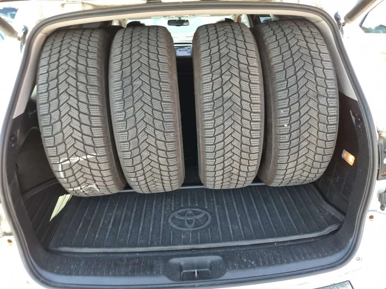 Toyota Highlander V6 * XLE * 7 МЕСТЕН * CARFAX * , снимка 14 - Автомобили и джипове - 55583381