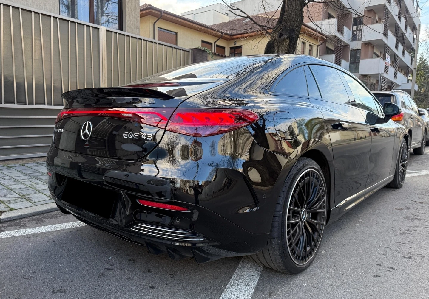 Mercedes-Benz EQE 43 AMG 4MATIC, снимка 3 - Автомобили и джипове - 56659363