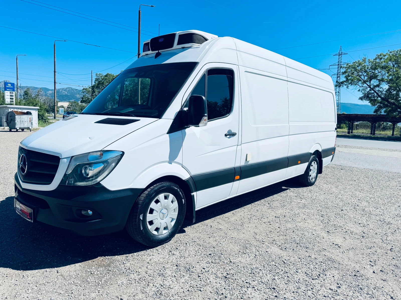 Mercedes-Benz Sprinter 319 ХЛАДИЛЕН 12/220V ТОП СЪСТОЯНИЕ, снимка 3 - Бусове и автобуси - 54757971