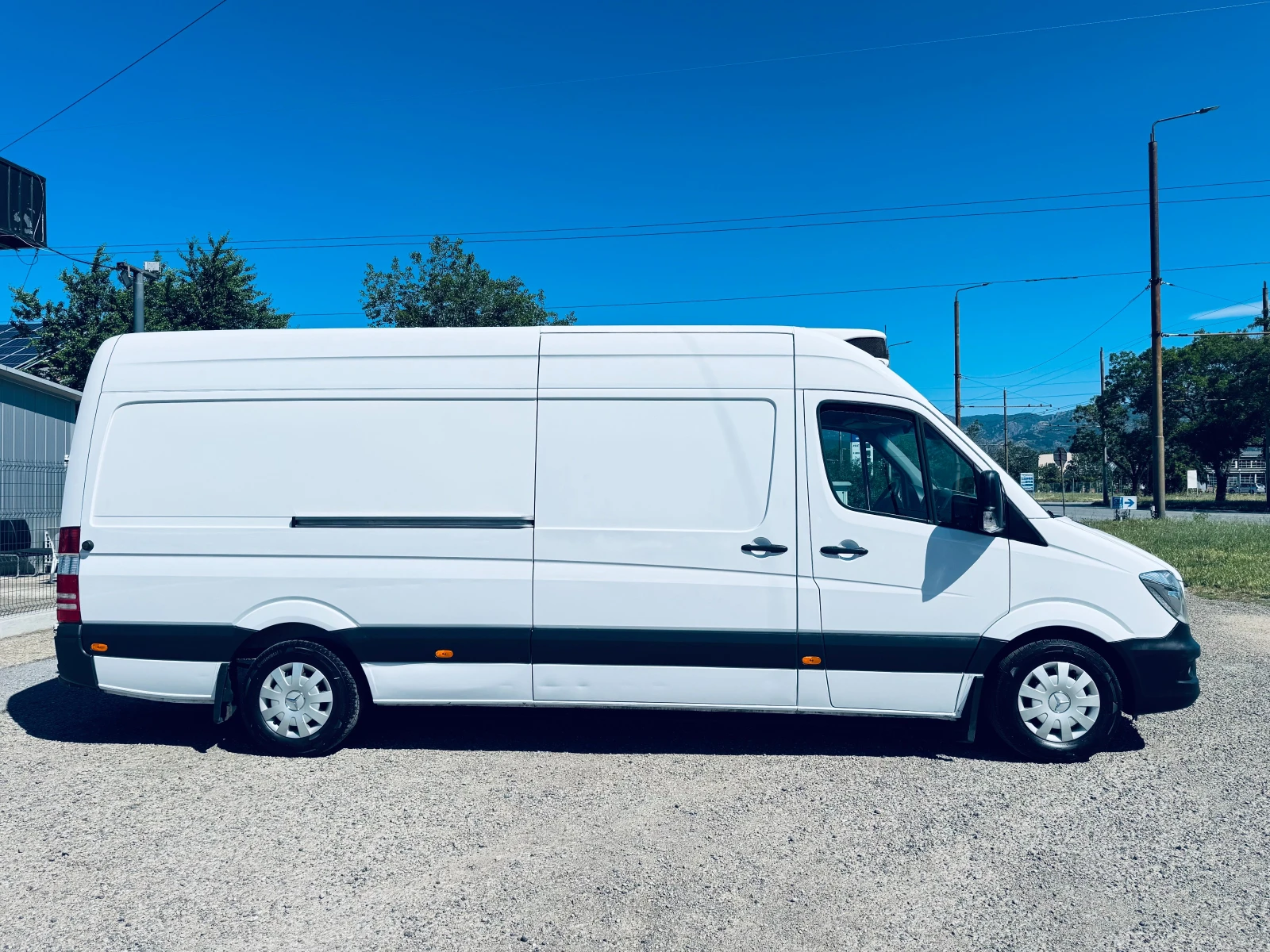Mercedes-Benz Sprinter 319 ХЛАДИЛЕН 12/220V ТОП СЪСТОЯНИЕ, снимка 6 - Бусове и автобуси - 54757971