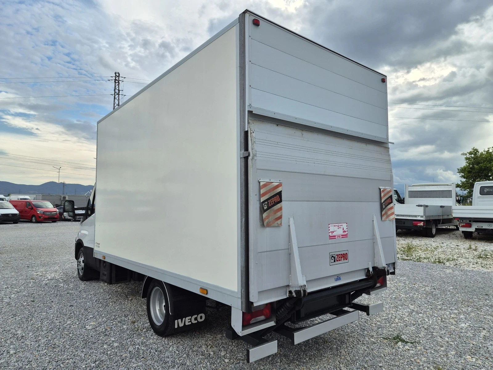 Iveco Daily 35c15, Климатик, Падащ борд, До 3.5 тона, 4.20 м, снимка 3 - Бусове и автобуси - 55085323