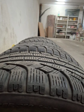 Гуми Зимни 225/50R17, снимка 2 - Гуми и джанти - 47686638