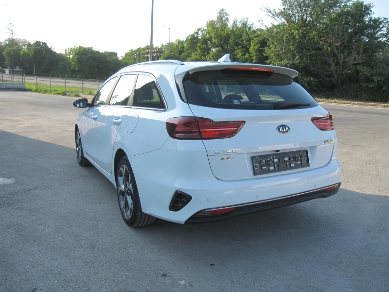 Kia Ceed Автомат, 1, 6 crdi, снимка 3 - Автомобили и джипове - 50786238