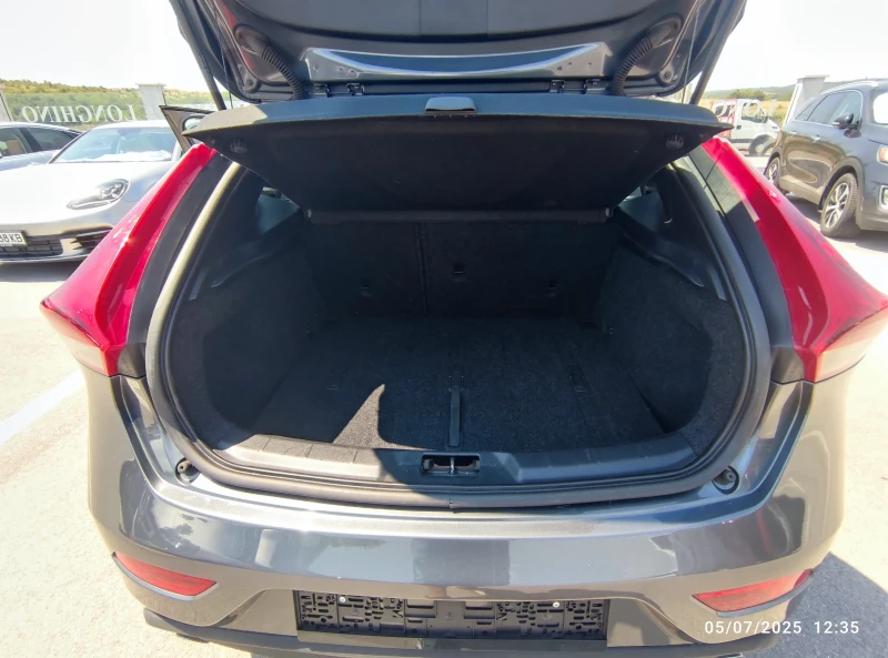 Volvo V40 1.6 i, снимка 12 - Автомобили и джипове - 51912034