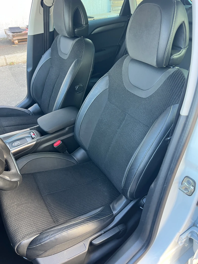 Citroen C4 1.6 e-HDI AUTO, снимка 10 - Автомобили и джипове - 51810760