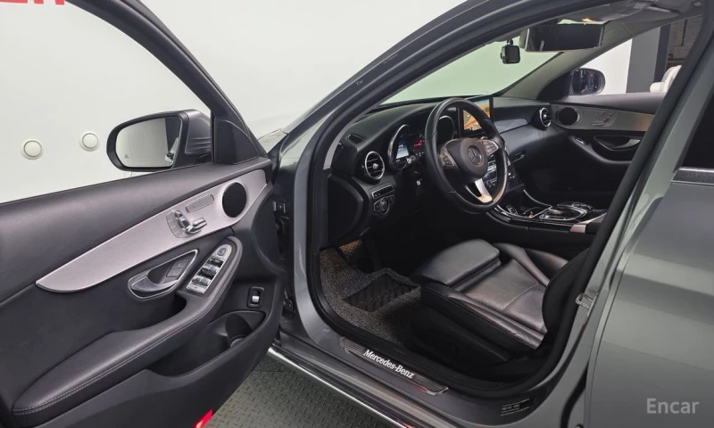 Mercedes-Benz C 220, снимка 10 - Автомобили и джипове - 52807750