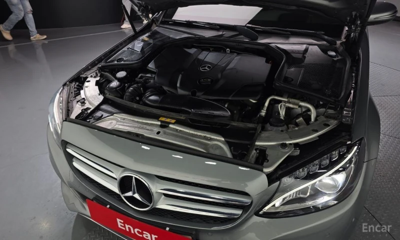 Mercedes-Benz C 220, снимка 6 - Автомобили и джипове - 52807750