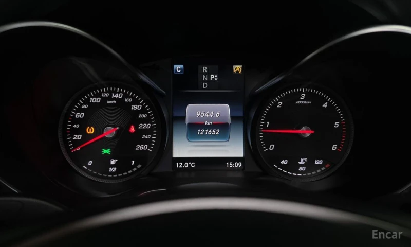 Mercedes-Benz C 220, снимка 8 - Автомобили и джипове - 52807750