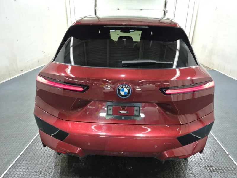 BMW iX / XDRIVE50 / 360 / PANO / ПОДГРЕВИ / CARFAX, снимка 6 - Автомобили и джипове - 53342110