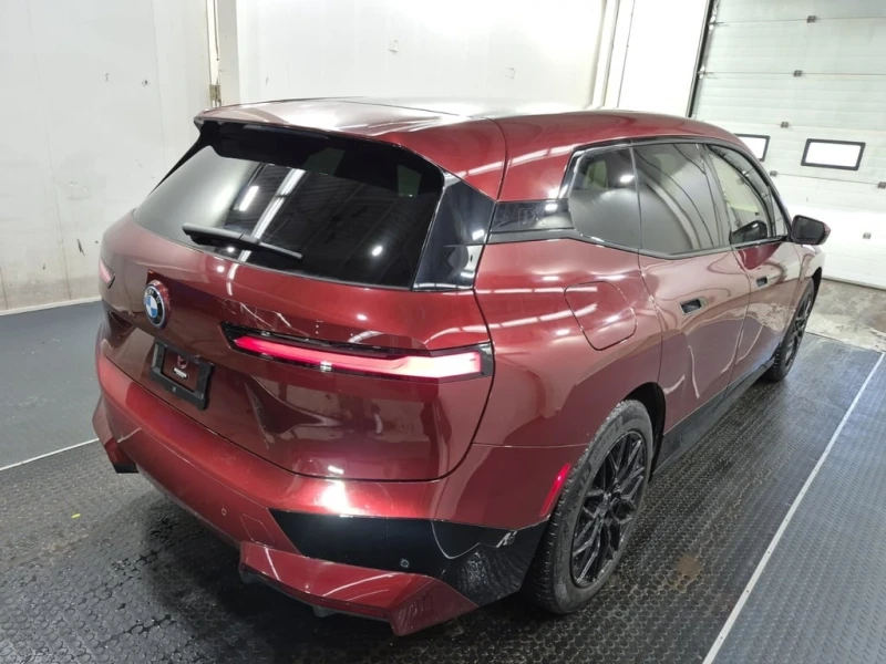 BMW iX / XDRIVE50 / 360 / PANO / ПОДГРЕВИ / CARFAX, снимка 4 - Автомобили и джипове - 53342110