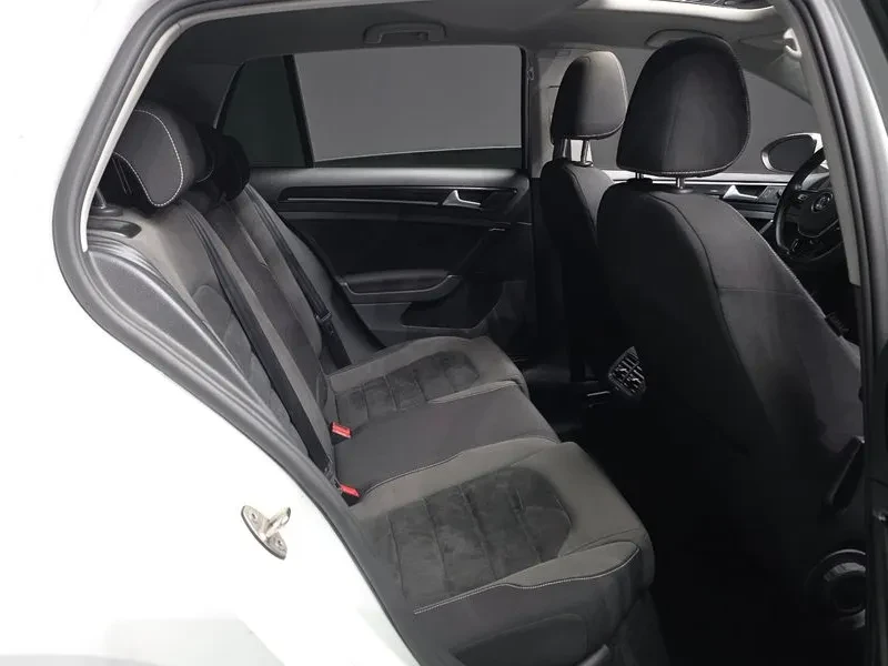 VW Golf 2.0 TDI, снимка 12 - Автомобили и джипове - 54302711