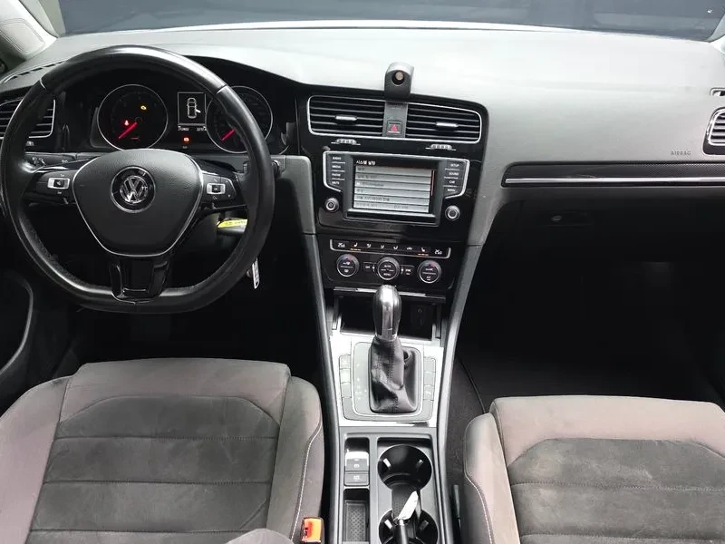 VW Golf 2.0 TDI, снимка 7 - Автомобили и джипове - 54302711
