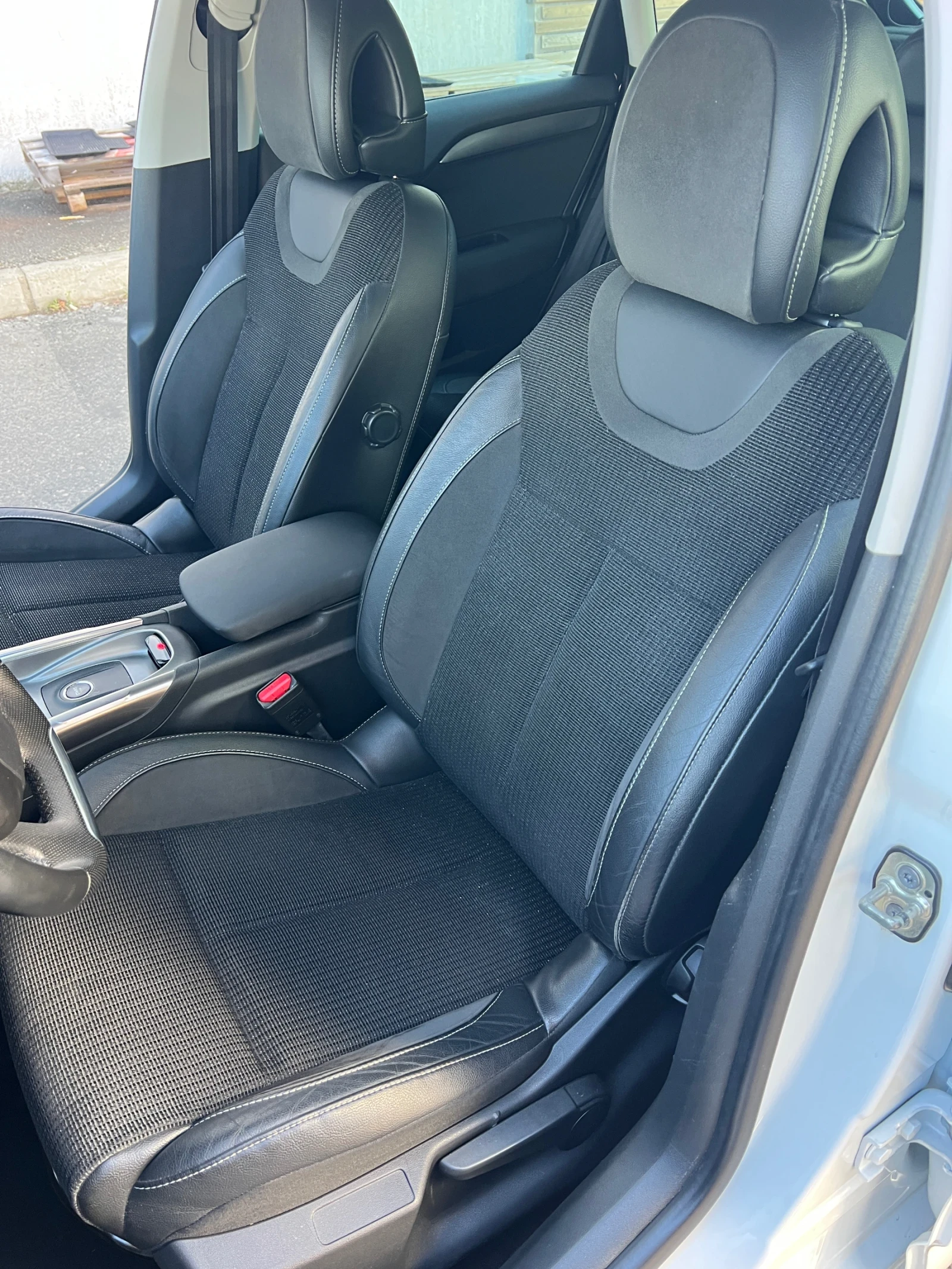 Citroen C4 1.6 e-HDI AUTO - изображение 10