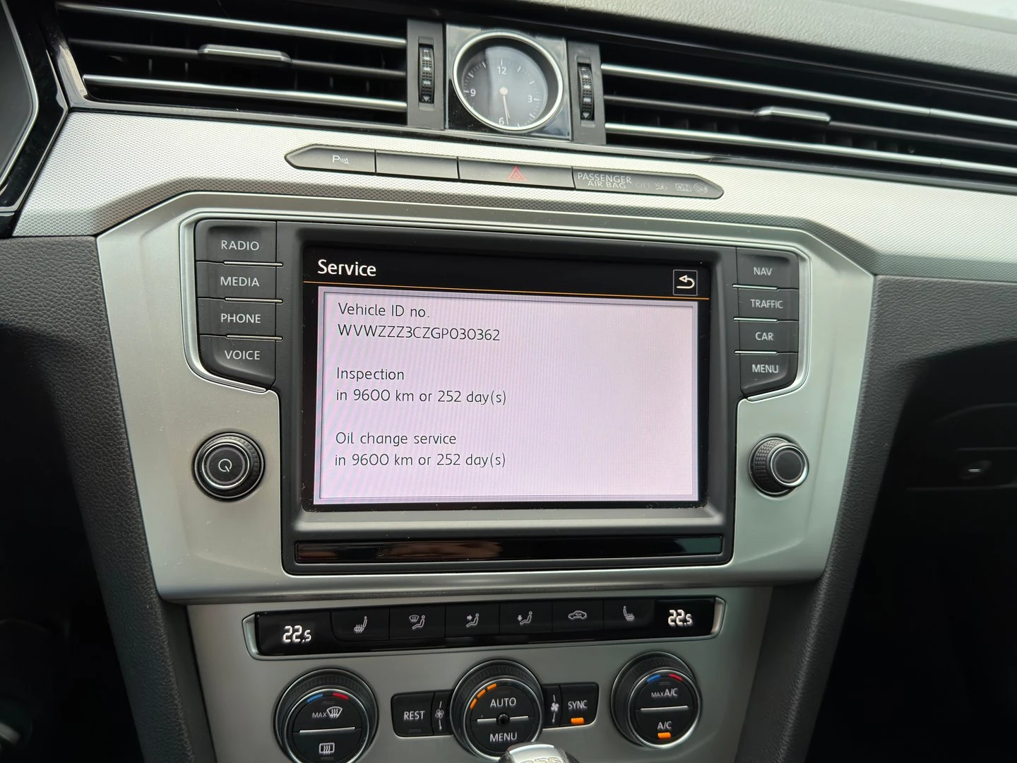 VW Passat VW Passat Var. 2.0 TDI SCR 4MO BMT DSG Comf | Mobile.bg   13