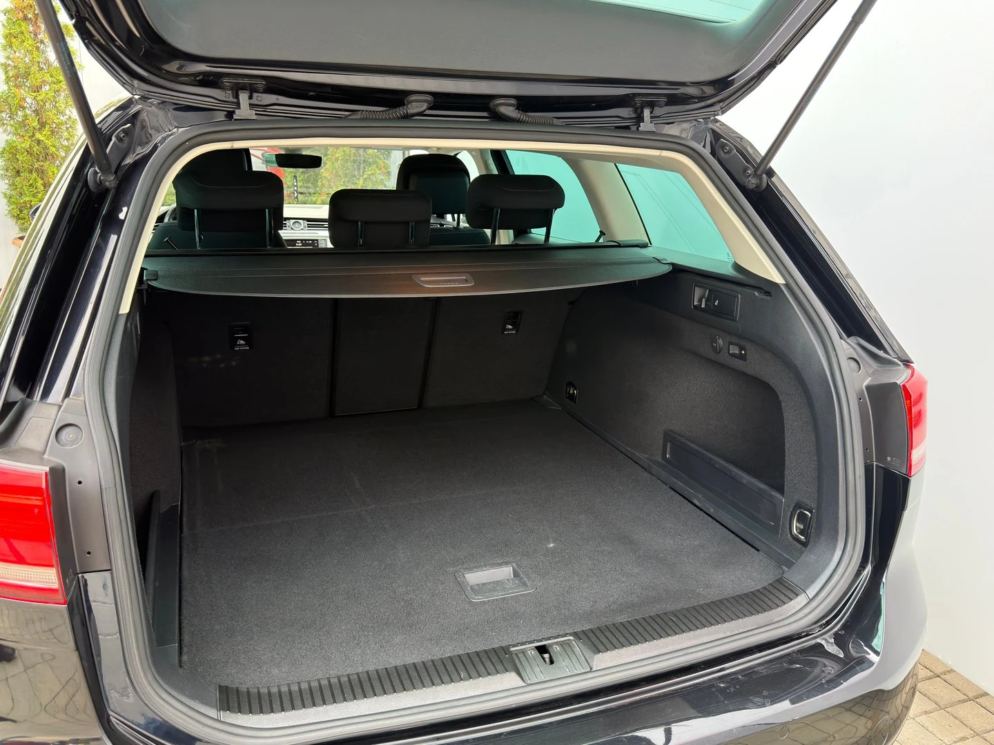 VW Passat VW Passat Var. 2.0 TDI SCR 4MO BMT DSG Comf | Mobile.bg   16