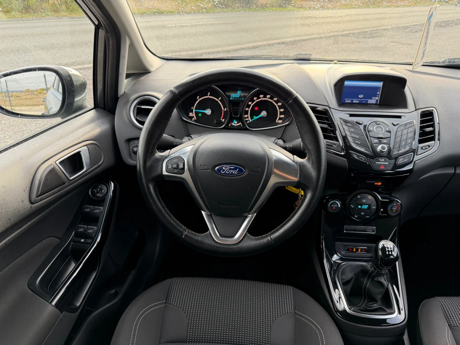 Ford Fiesta 1.5D 95hp TITANIUM NAVI EURO 6 TUV  | Mobile.bg — изображение 12