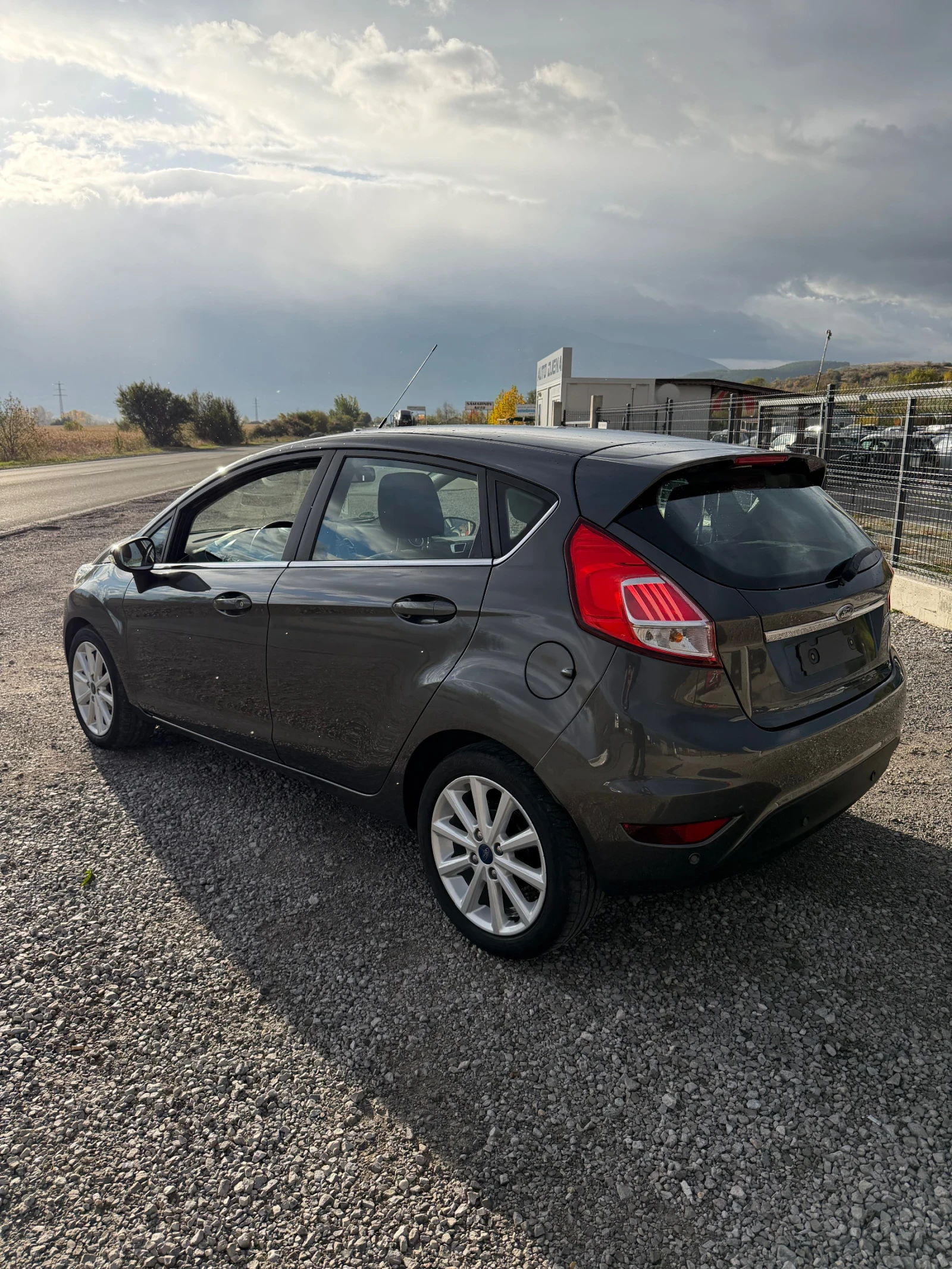 Ford Fiesta 1.5D 95hp TITANIUM NAVI EURO 6 TUV  | Mobile.bg — изображение 8