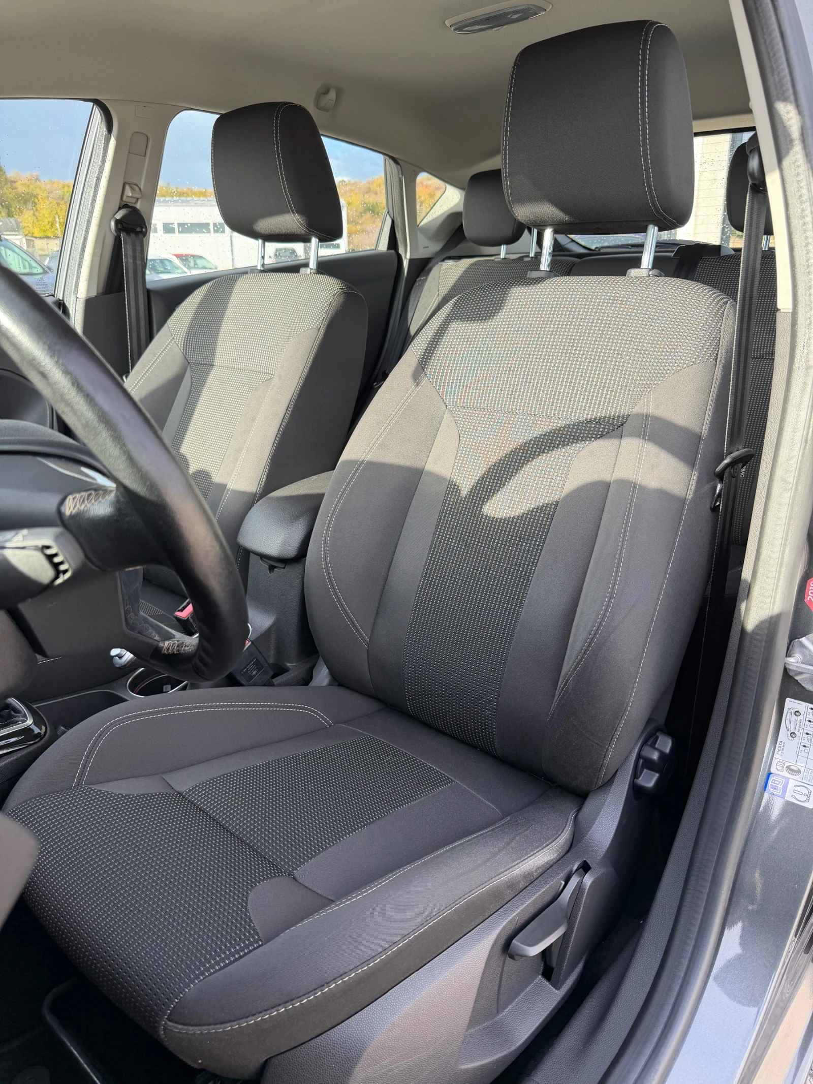 Ford Fiesta 1.5D 95hp TITANIUM NAVI EURO 6 TUV  | Mobile.bg — изображение 10