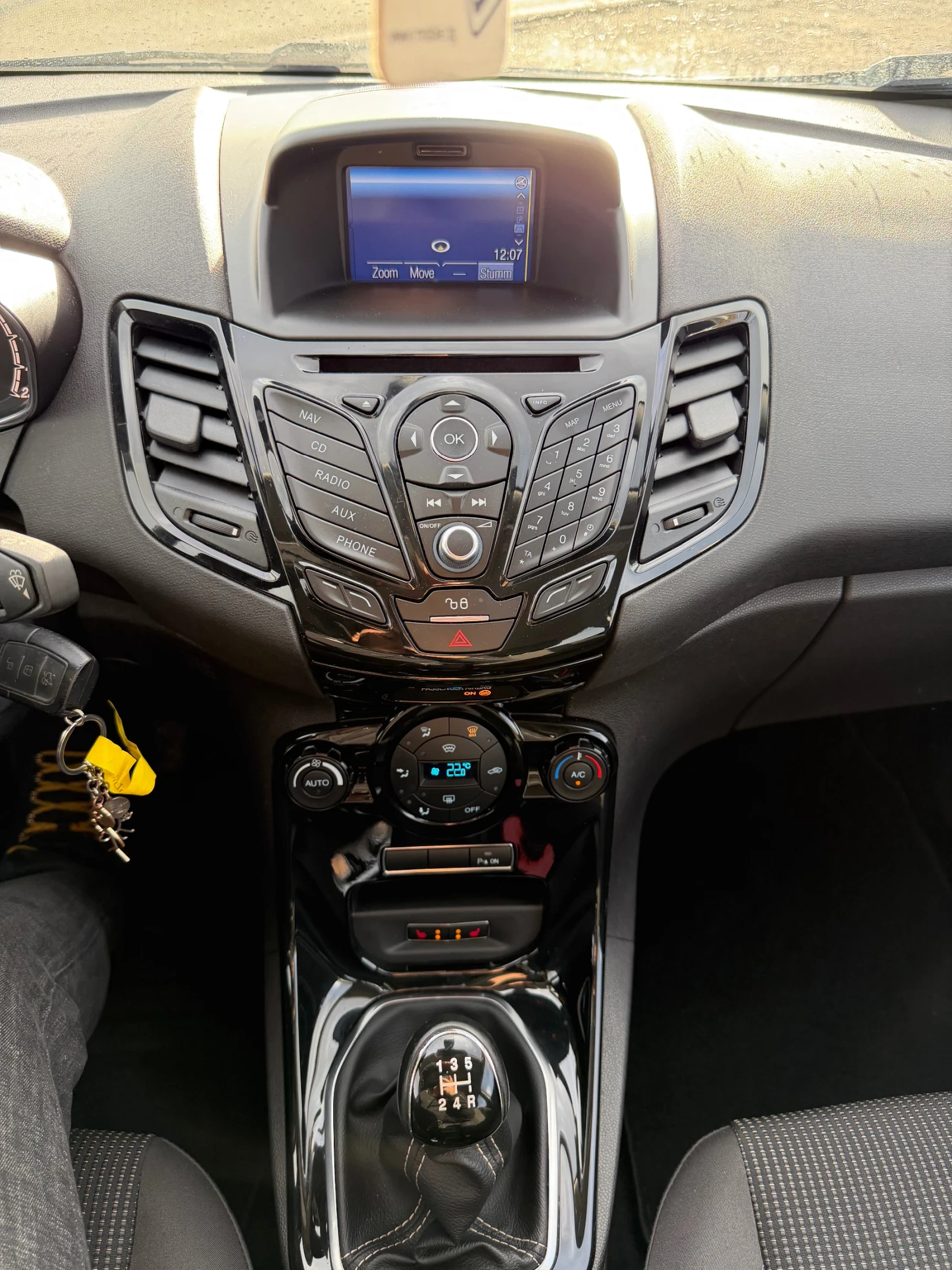 Ford Fiesta 1.5D 95hp TITANIUM NAVI EURO 6 TUV  | Mobile.bg — изображение 14