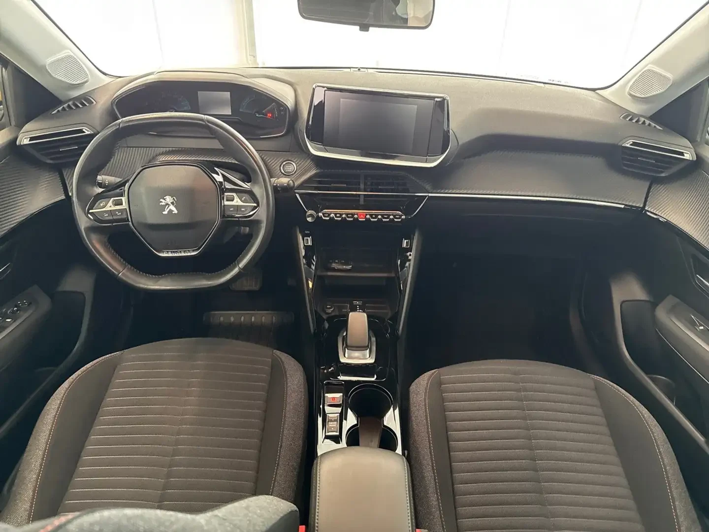 Peugeot 208 50kW - изображение 4