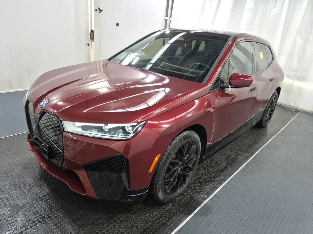 BMW iX / XDRIVE50 / 360 / PANO / ПОДГРЕВИ / CARFAX - изображение 2