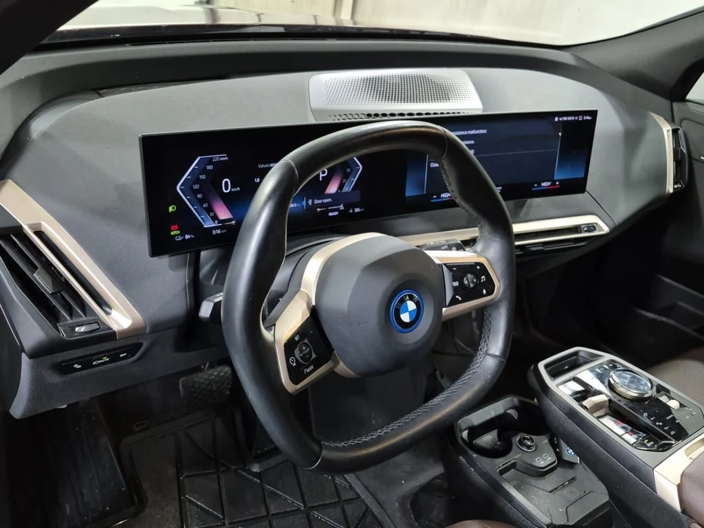 BMW iX / XDRIVE50 / 360 / PANO / �������� / CARFAX | Mobile.bg � ����������� 11