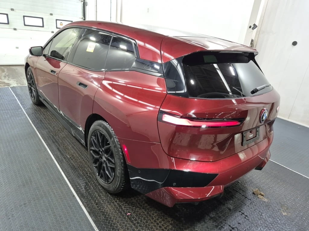 BMW iX / XDRIVE50 / 360 / PANO / ПОДГРЕВИ / CARFAX - изображение 5