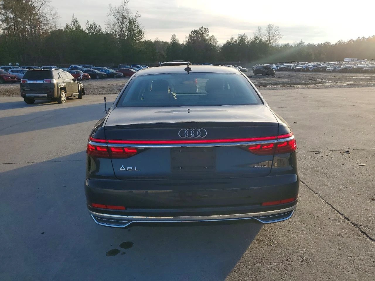 Audi A8 * L*  - изображение 5