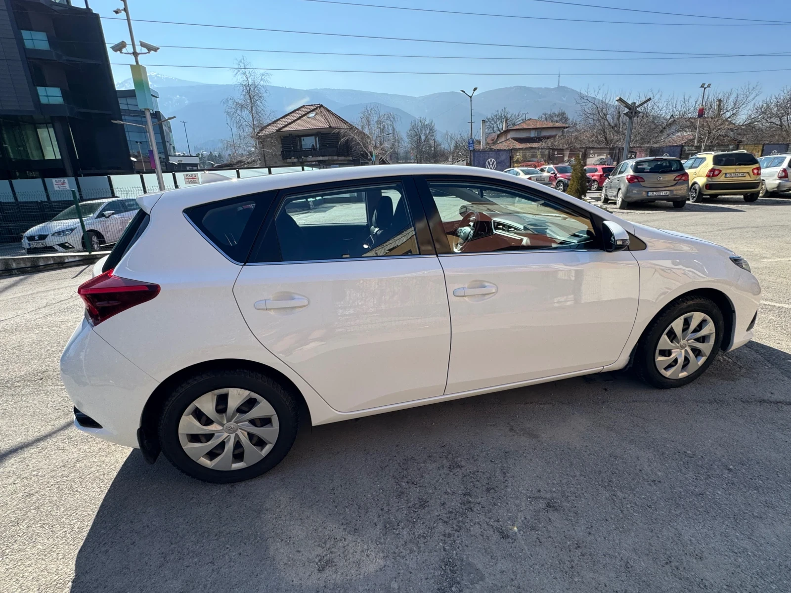 Toyota Auris  - изображение 7