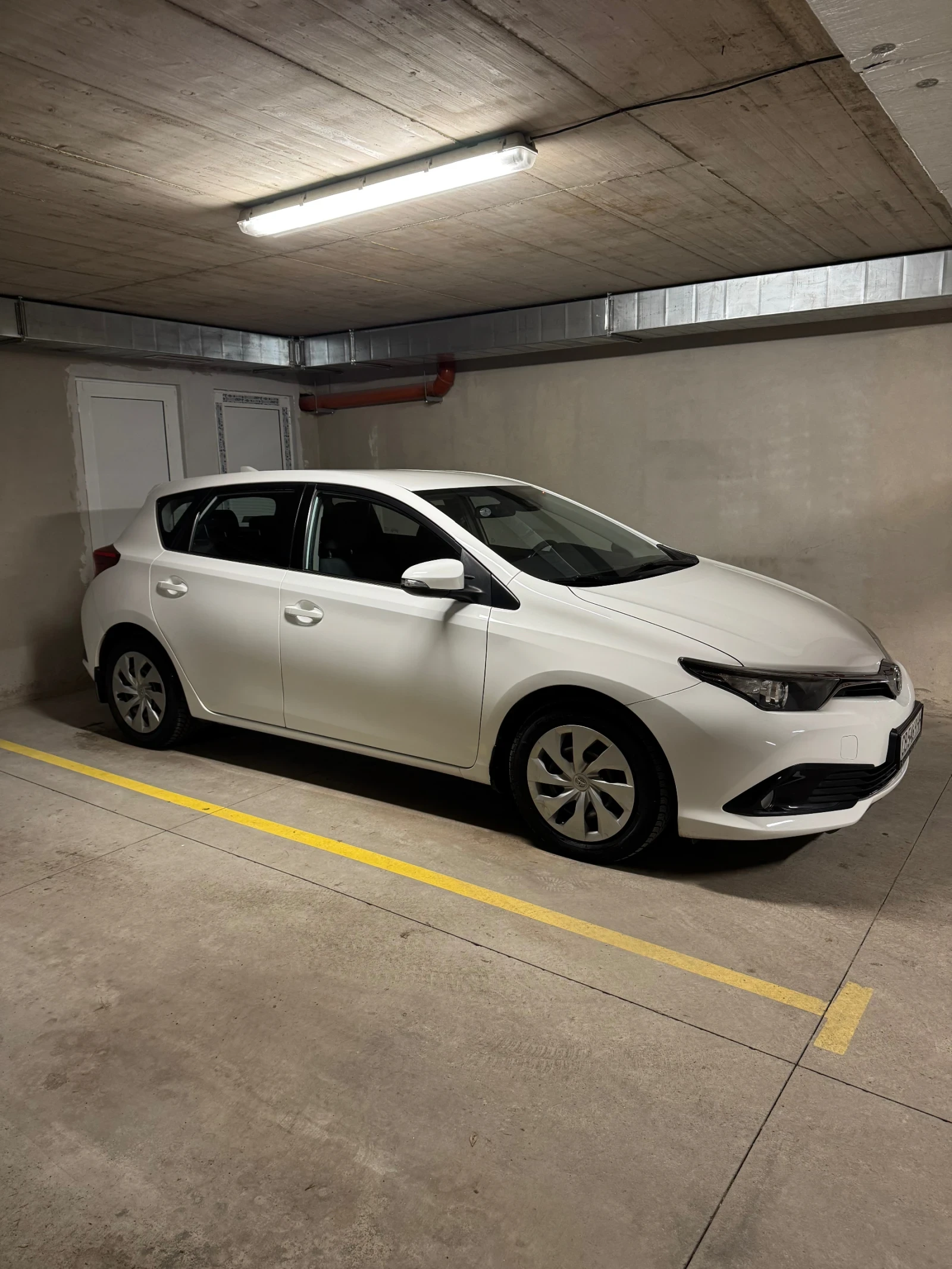 Toyota Auris  - изображение 2