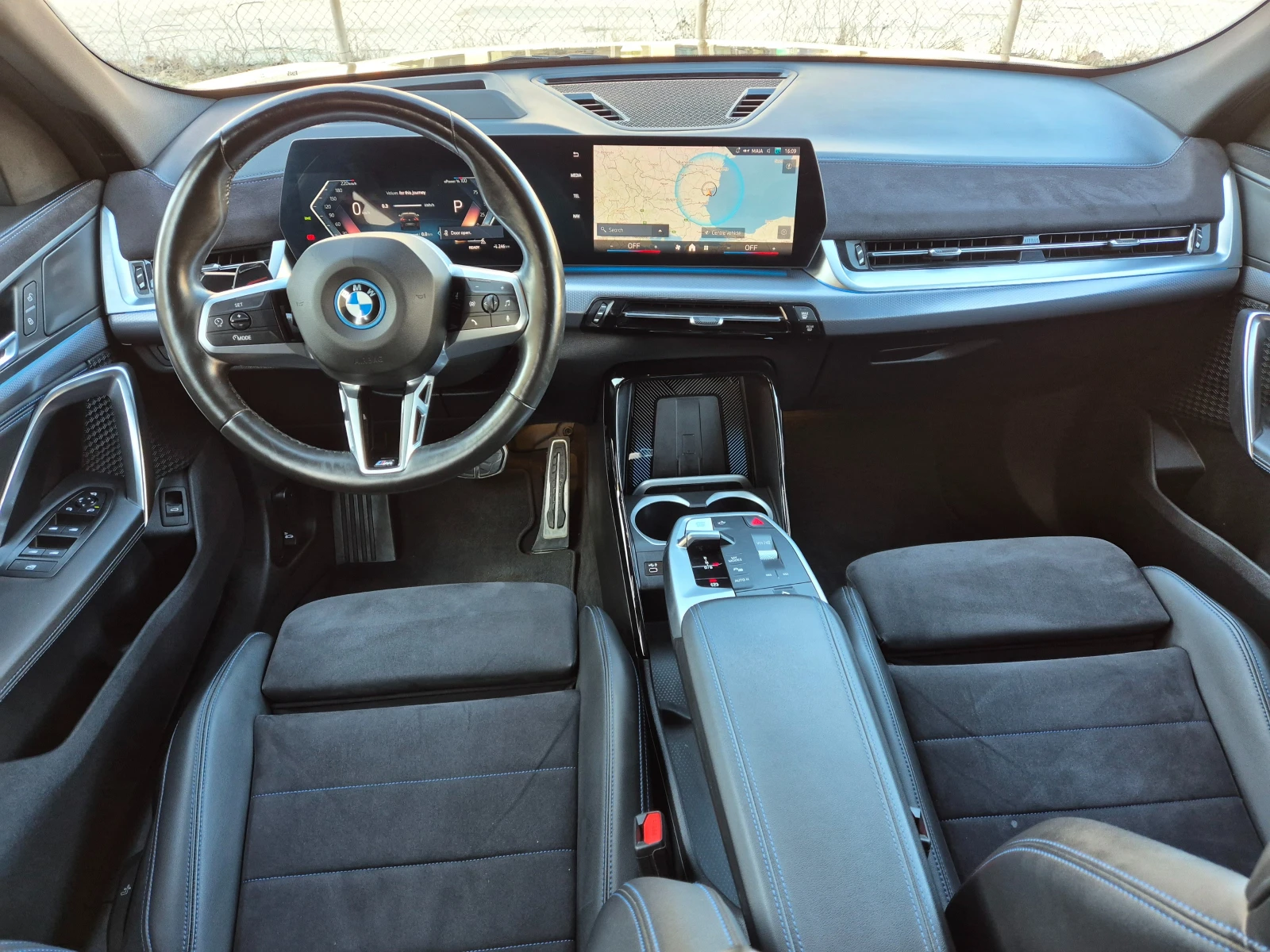 BMW iX2 E-DRIVE 20M SPORT-HUD-360 CAM-SHADOW LINE-ГАРАНЦИЯ - изображение 9