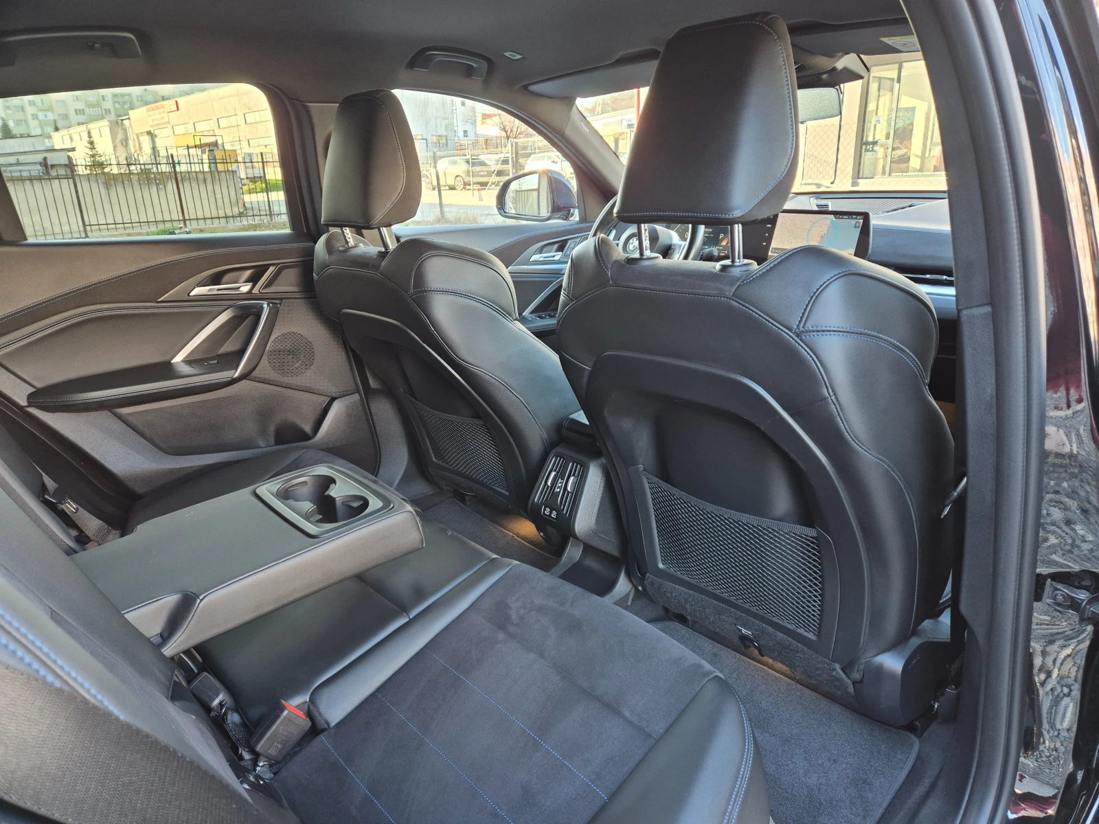 BMW iX2 E-DRIVE 20M SPORT-HUD-360 CAM-SHADOW LINE-�������� | Mobile.bg � ����������� 11