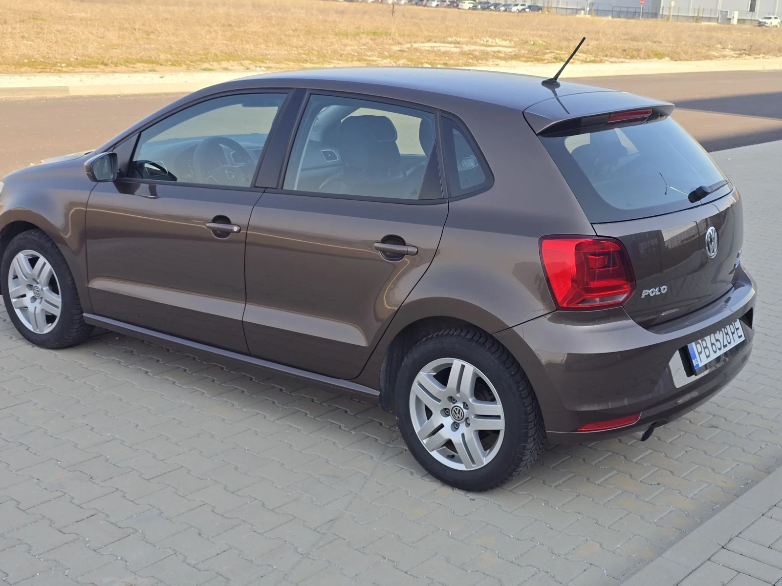 VW Polo 1.2БЕНЗИН/4ЦИЛИНДЪРА/130000КМ - изображение 6