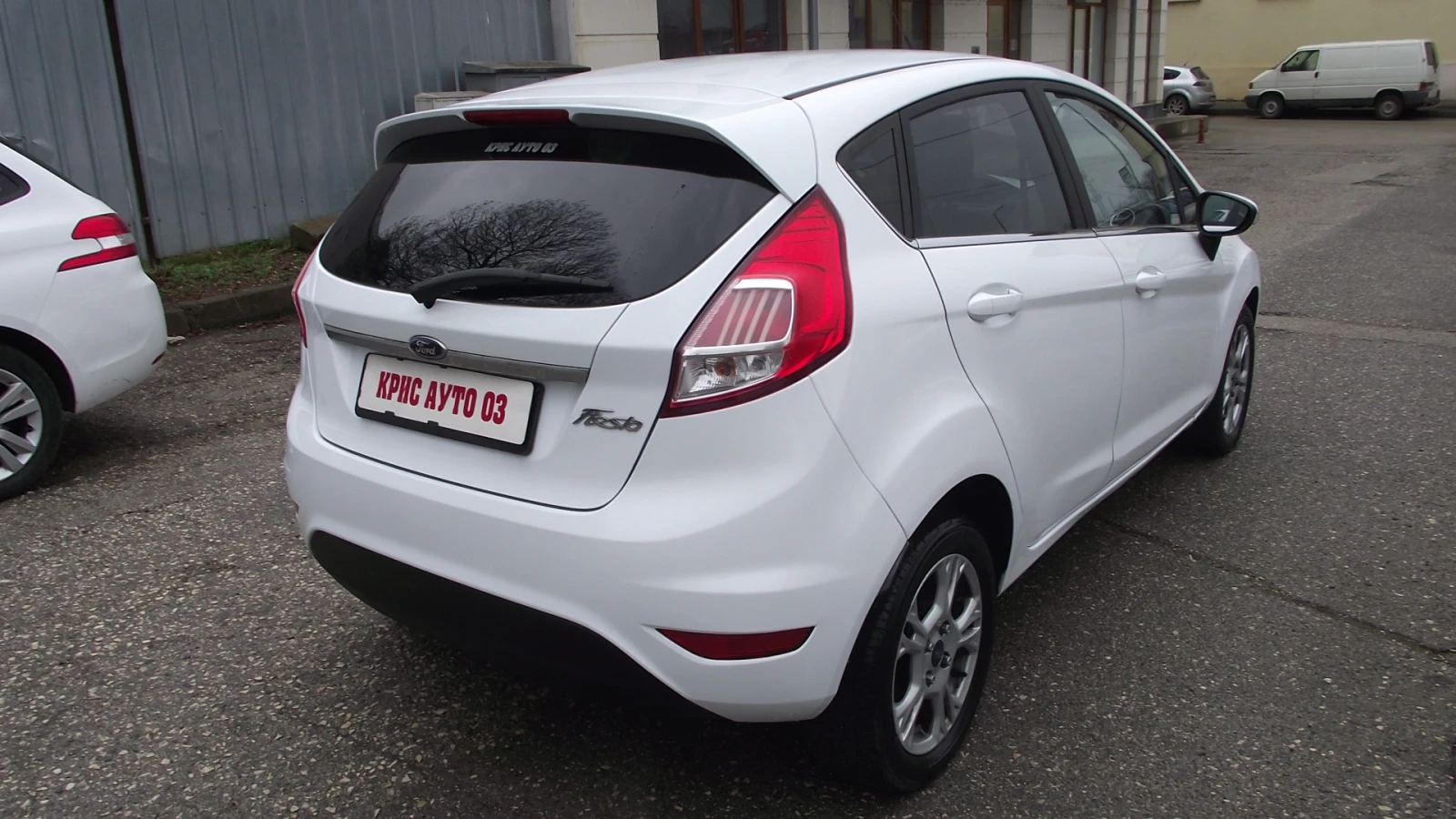 Ford Fiesta 1.4.i.95.k.c.Газ Бензин, NAVI., снимка 3 - Автомобили и джипове - 53956260