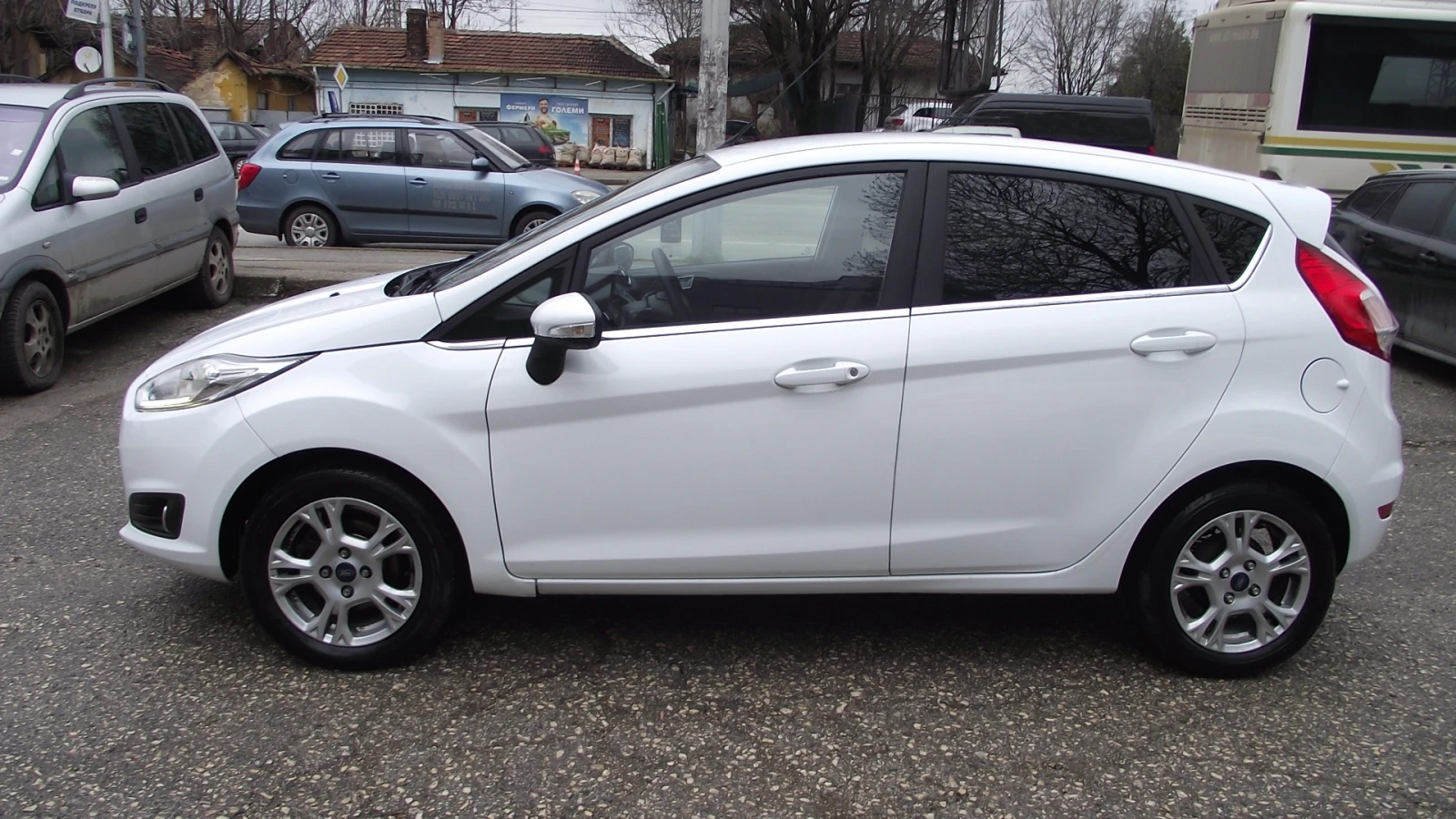 Ford Fiesta 1.4.i.95.k.c.Газ Бензин, NAVI., снимка 6 - Автомобили и джипове - 53956260