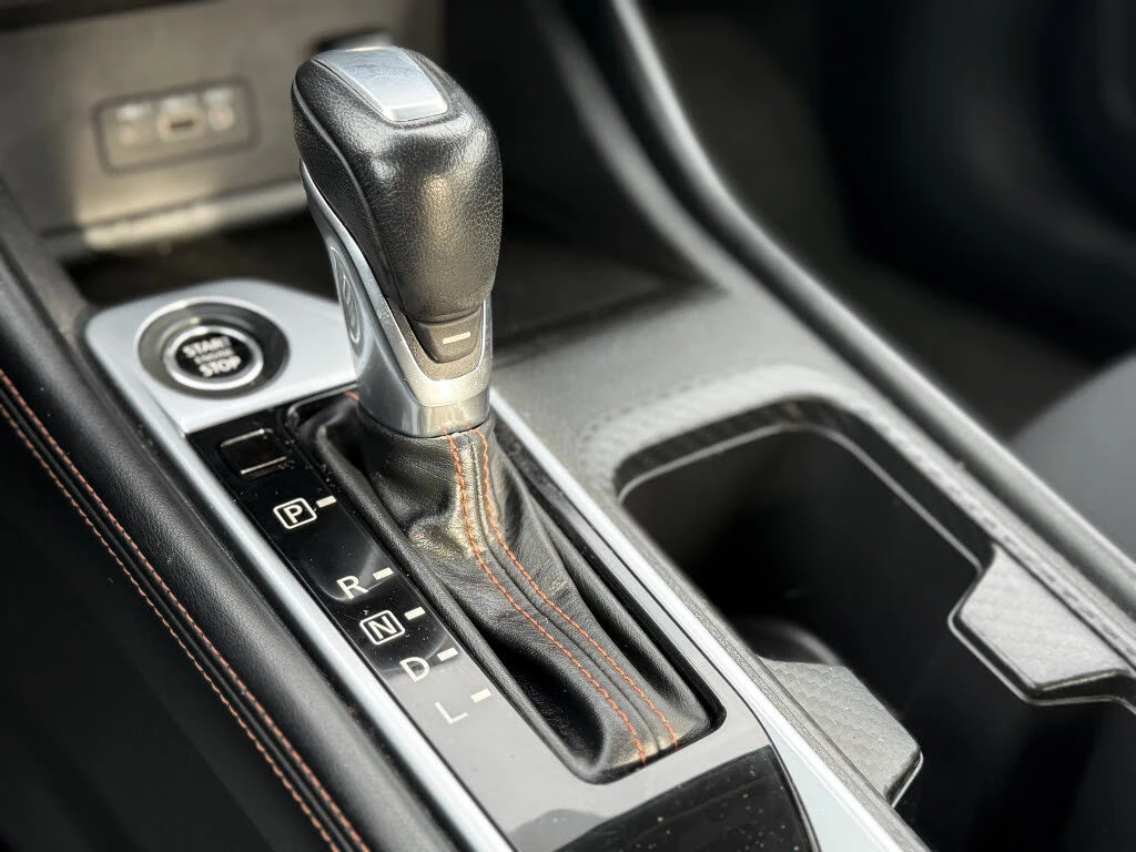 Nissan Sentra SR FWD АвтоКредит  (ЦЕНА ДО БГ), снимка 6 - Автомобили и джипове - 53978430